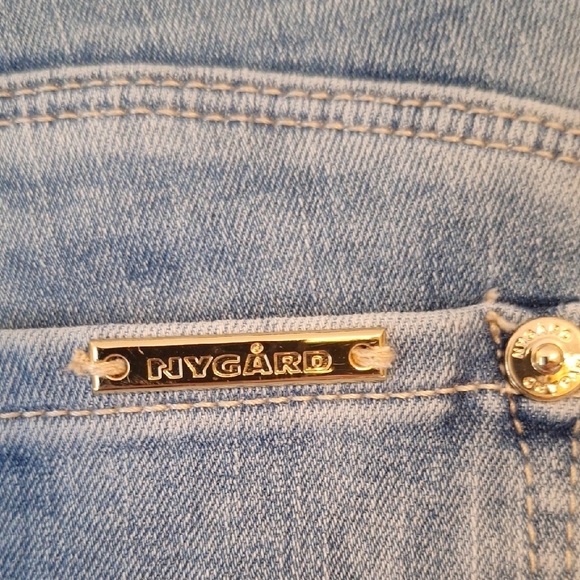 Peter Nygard Blue Cropped Ankle Jeans with Distressed Stripes. NWOT Size SMALL - Picture 10 of 14